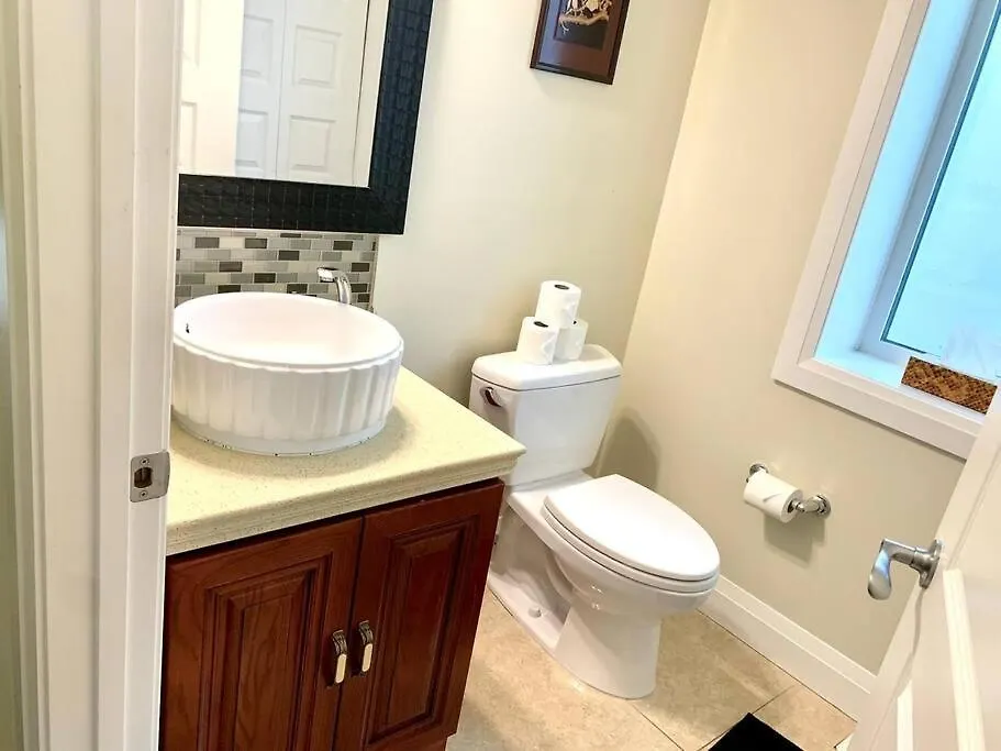 Appartement Spacious 6 Beds 3 Baths Home In Central Wifi Parking Ac Edmonton
