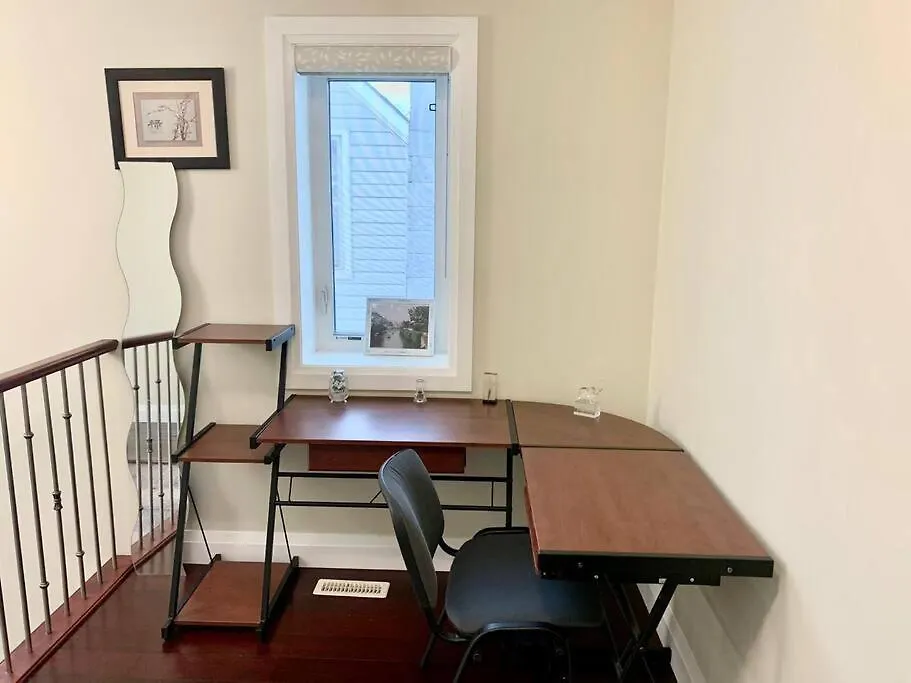 Spacious 6 Beds 3 Baths Home In Central Wifi Parking Ac Edmonton Canada