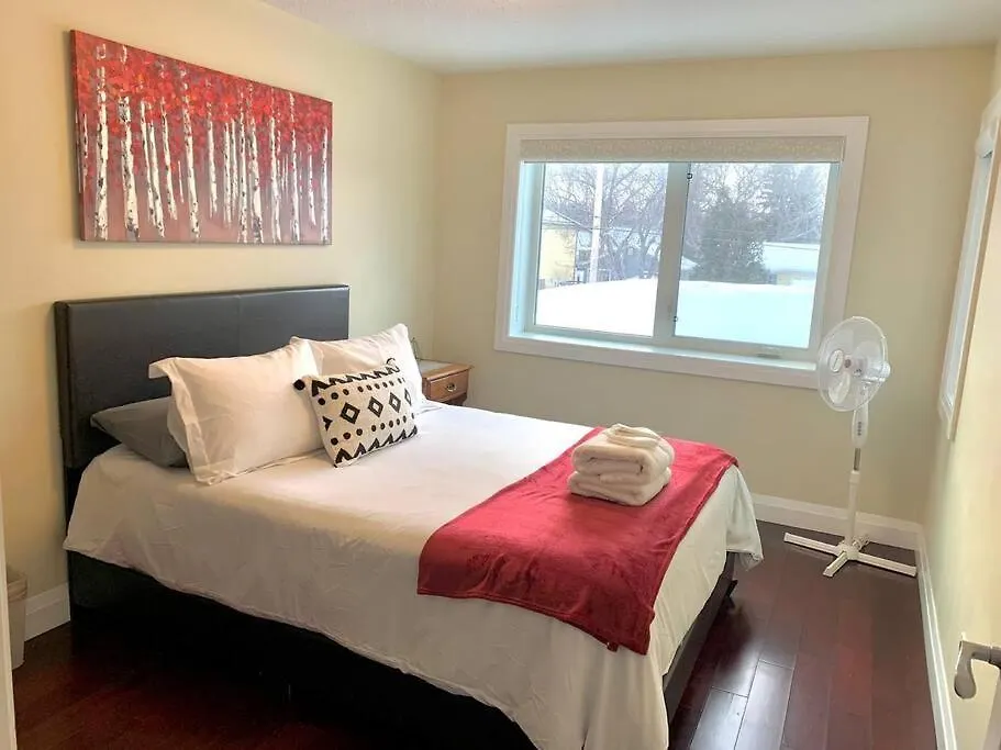 Spacious 6 Beds 3 Baths Home In Central Wifi Parking Ac Edmonton Canada
