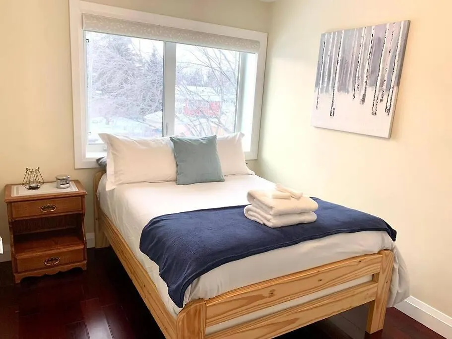 Spacious 6 Beds 3 Baths Home In Central Wifi Parking Ac Edmonton 0*,  Canada